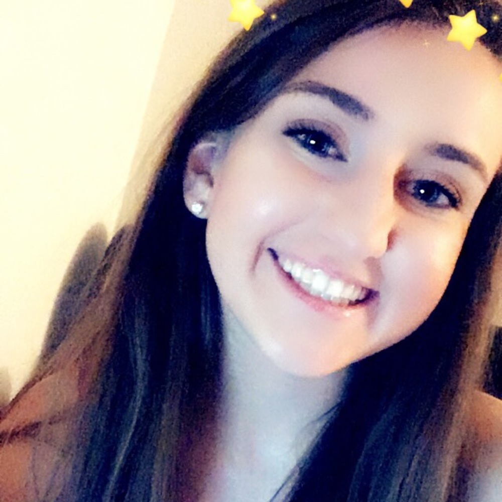 Meet your Posher, Adriahna